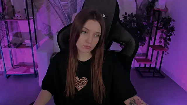 Snapshot of JennyDens chatting on March 4, 2025, 2:17 am JennyDens online show from March 4, 2025, 2:17 am