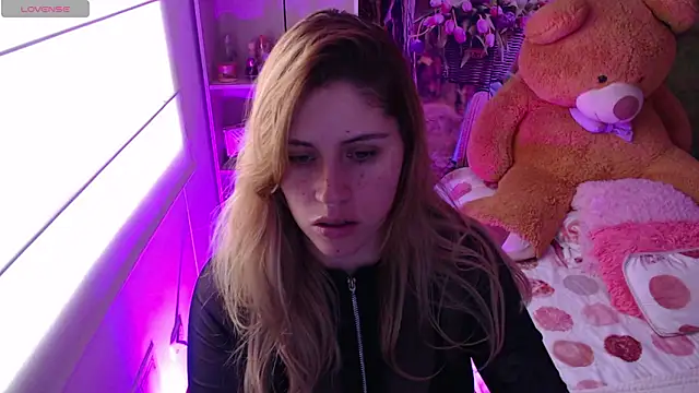 Snapshot of thamarajane chatting on March 24, 2026, 6:35 pm thamarajane online show from March 24, 2026, 6:35 pm