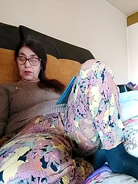 Snapshot of TinawLove chatting on February 20, 2026, 11:32 am TinawLove online show from February 20, 2026, 11:32 am