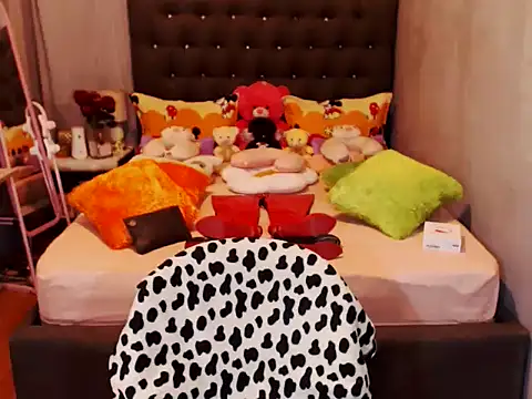 UnMarriedwifeTSX online show from April 4, 2026, 11:46 pm