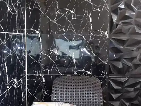 Snapshot of MissKeanna chatting on December 17, 2024, 11:59 pm MissKeanna online show from December 17, 2024, 11:59 pm