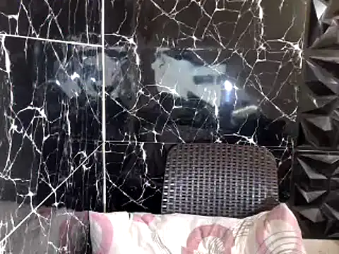 Snapshot of MissKeanna chatting on December 25, 2024, 10:05 pm MissKeanna online show from December 25, 2024, 10:05 pm