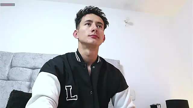  Alexxx online show from February 4, 2025, 10:55 pm