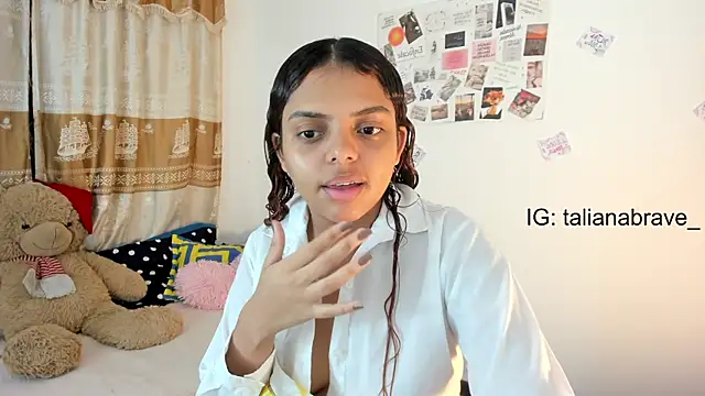 ValienteGirl  online show from February 5, 2025, 4:16 am