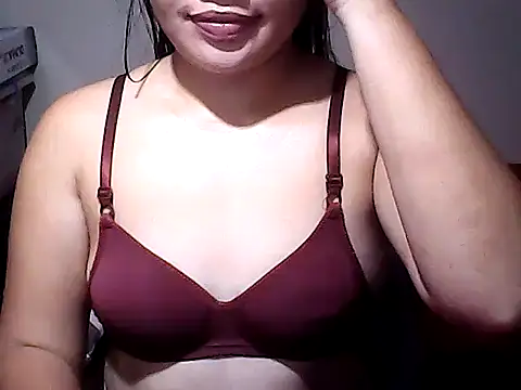 Snapshot of Hot_Aryelle20 chatting on March 24, 2026, 6:18 am Hot Aryelle20 online show from March 24, 2026, 6:18 am