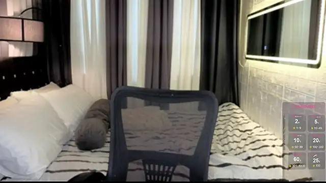 ThegirlNamedMaria online show from December 18, 2025, 7:25 am