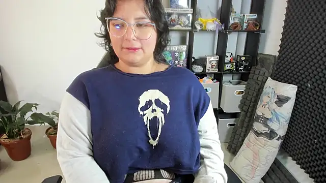 aika-dreams online show from March 6, 2025, 3:45 pm