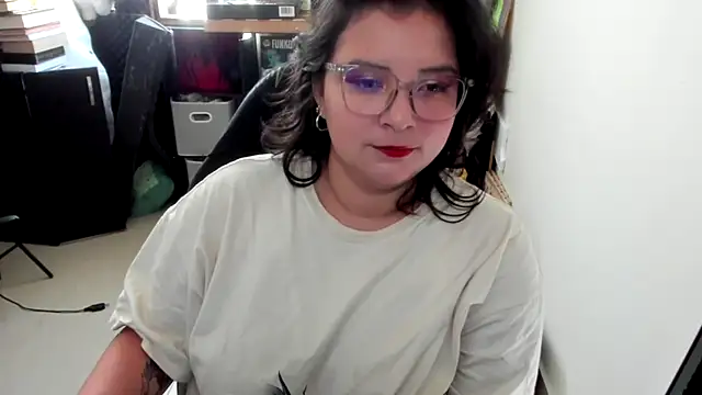 aika-dreams online show from October 11, 2025, 1:42 pm