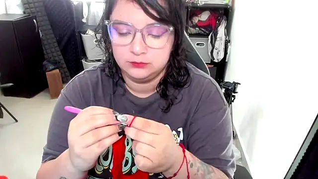 aika-dreams online show from November 1, 2025, 1:24 pm