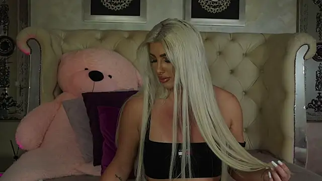 Snapshot of Squirt_Tanya chatting on June 16, 2026, 9:28 pm Squirt Tanya online show from June 16, 2026, 9:28 pm