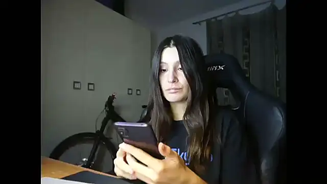 Snapshot of GodlyTheia chatting on December 6, 2024, 6:06 pm GodlyTheia online show from December 6, 2024, 6:06 pm