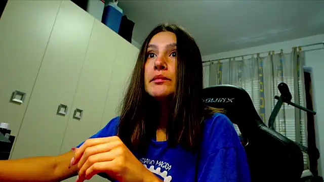 Snapshot of GodlyTheia chatting on October 21, 2025, 9:43 am GodlyTheia online show from October 21, 2025, 9:43 am