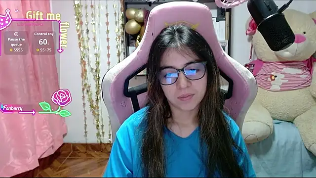 Maggie Fox3 online show from October 26, 2025, 12:49 am