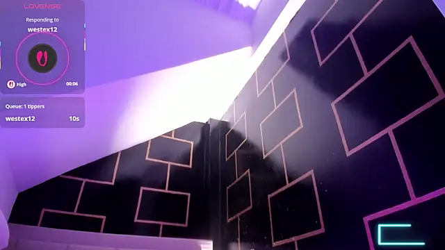 VictoriaVX online show from April 13, 2026, 3:34 am