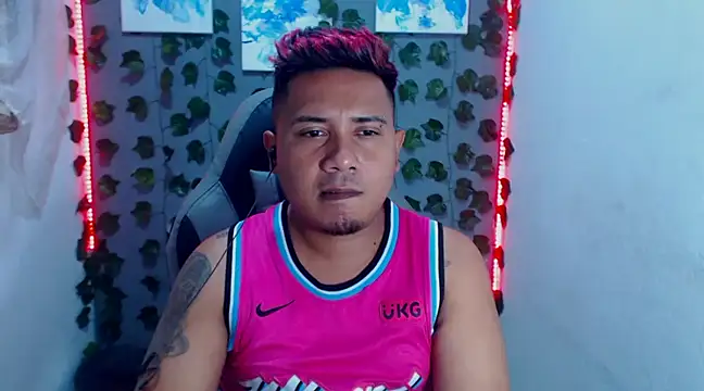 Snapshot of thepleasurechubby chatting on January 4, 2025, 4:44 am thepleasurechubby online show from January 4, 2025, 4:44 am