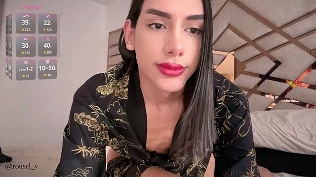 aaronKeller online show from November 5, 2025, 7:47 pm