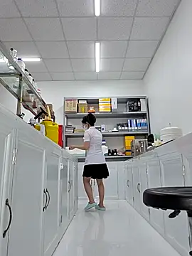 HinaLovely online show from April 15, 2026, 3:24 am