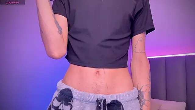 Varya Ferreira online show from December 17, 2024, 1:05 pm