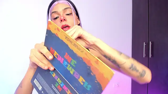 Varya Ferreira online show from October 8, 2025, 12:47 pm