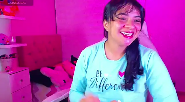 Vannessa  Shy online show from December 6, 2024, 2:57 am