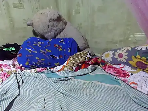 Snapshot of Alora-shine chatting on March 22, 2025, 2:36 pm Alora-shine online show from March 22, 2025, 2:36 pm