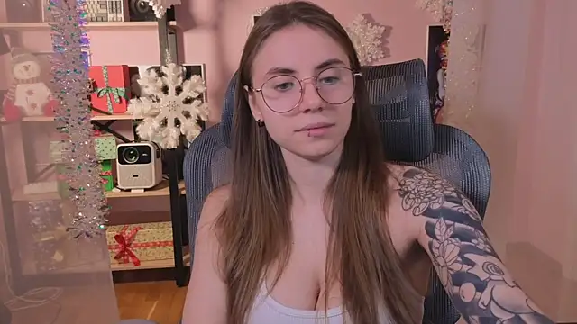  AnnaStark  online show from December 13, 2025, 8:04 pm