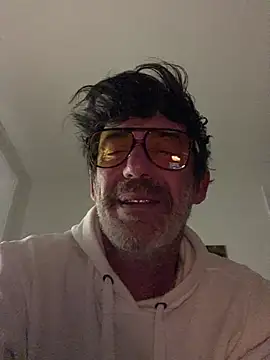 maxximere online show from February 25, 2026, 12:42 am