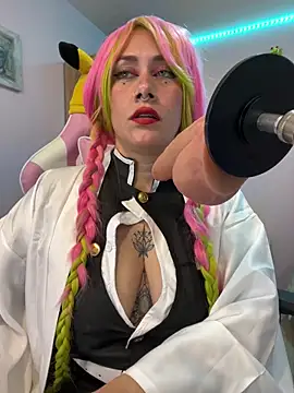 Luna Paris  online show from October 31, 2025, 3:02 pm