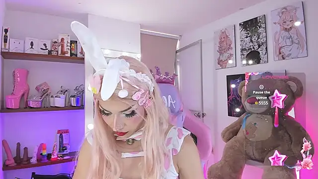 alessandrathedoll online show from January 7, 2025, 7:17 pm