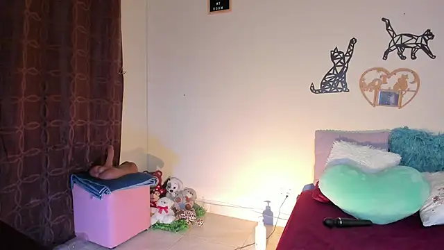 Snapshot of annyluna1 chatting on October 21, 2025, 1:28 am annyluna1 online show from October 21, 2025, 1:28 am