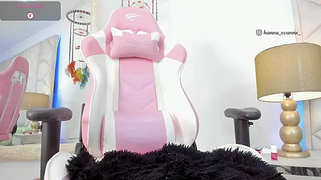 Snapshot of Hanna_Evaanss chatting on February 12, 2025, 5:05 am Hanna Evaanss online show from February 12, 2025, 5:05 am