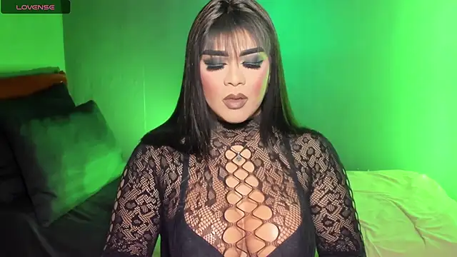 Snapshot of VictoriaEliz chatting on November 6, 2025, 5:36 pm VictoriaEliz online show from November 6, 2025, 5:36 pm