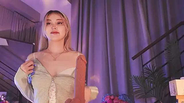 Snapshot of hyun_chia chatting on September 13, 2025, 8:19 pm hyun chia online show from September 13, 2025, 8:19 pm