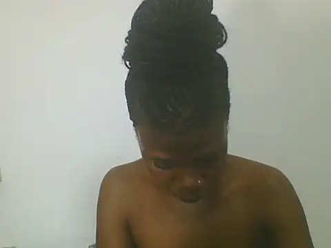 Sweetbaby004 online show from September 25, 2025, 4:16 am