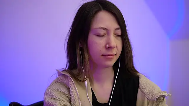 chibi moon  online show from March 15, 2025, 8:32 pm