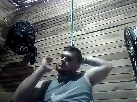 Snapshot of Arcangel_05 chatting on April 15, 2026, 1:51 pm Arcangel 05 online show from April 15, 2026, 1:51 pm