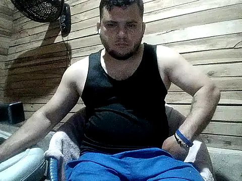 Snapshot of Arcangel_05 chatting on May 6, 2026, 5:14 am Arcangel 05 online show from May 6, 2026, 5:14 am