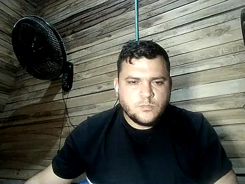 Snapshot of Arcangel_05 chatting on May 8, 2026, 4:51 am Arcangel 05 online show from May 8, 2026, 4:51 am