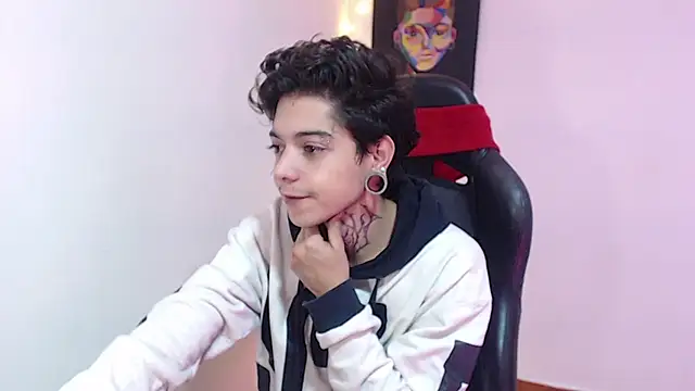 Snapshot of saad_man chatting on December 18, 2024, 12:18 pm saad man online show from December 18, 2024, 12:18 pm