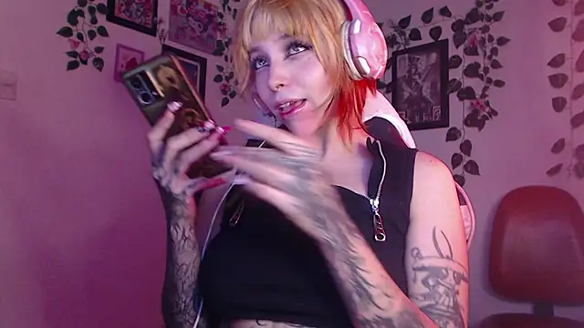 Snapshot of MaryJannes chatting on December 18, 2024, 8:31 am MaryJannes online show from December 18, 2024, 8:31 am