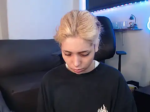 Snapshot of MaryJannes chatting on February 26, 2025, 2:36 pm MaryJannes online show from February 26, 2025, 2:36 pm