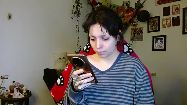 Snapshot of MaryJannes chatting on April 20, 2026, 7:33 am MaryJannes online show from April 20, 2026, 7:33 am