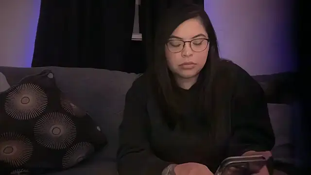 drizzypeach602 online show from April 16, 2026, 3:51 am