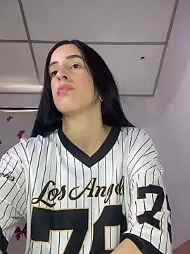 Amira Milker online show from December 21, 2024, 5:40 pm