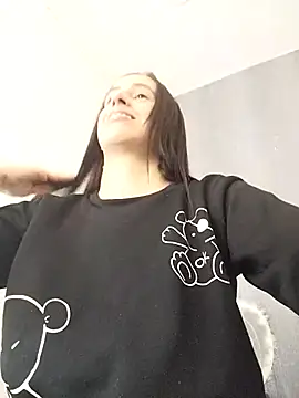 Amira Milker online show from March 11, 2025, 1:01 pm