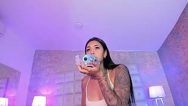 AntonellaRossi online show from November 10, 2025, 7:46 pm