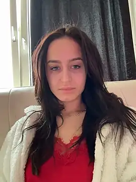 Snapshot of Zeyna1 chatting on December 19, 2024, 10:56 am Zeyna1 online show from December 19, 2024, 10:56 am