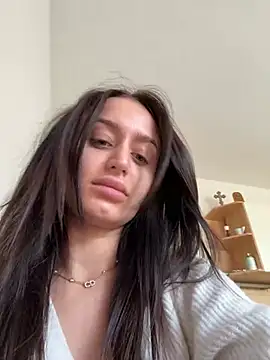 Snapshot of Zeyna1 chatting on March 4, 2025, 10:24 am Zeyna1 online show from March 4, 2025, 10:24 am