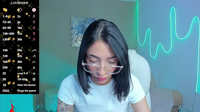 barbie scoth  online show from October 11, 2025, 8:29 pm