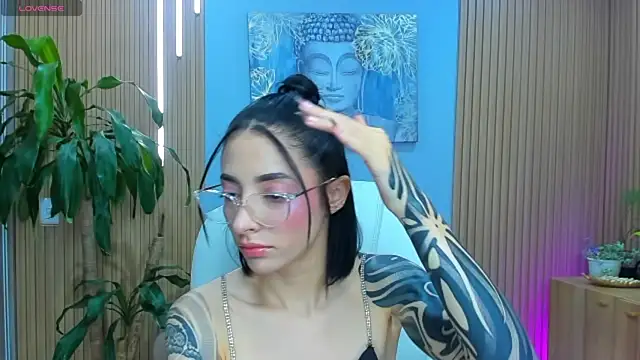 barbie scoth  online show from April 2, 2026, 11:24 pm